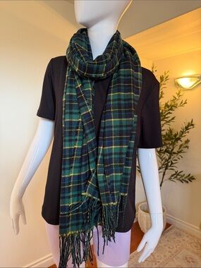 Eddie Bauer Green Navy Tartan Plaid Fringe Scarf One Size
